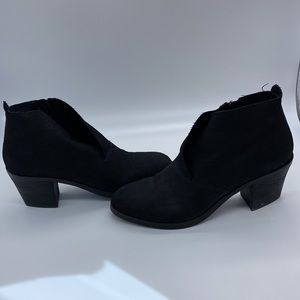 Eileen Fisher bootie side zipper size 9